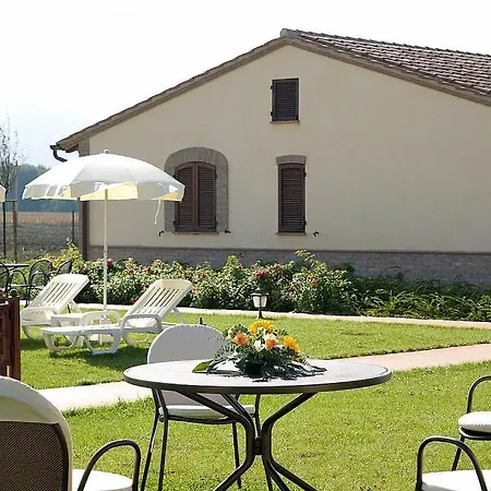 Appartement In Cerreto Sleeps 5 With Pool And Air Con *