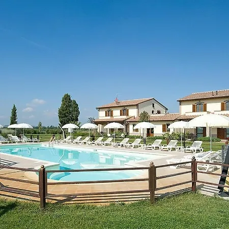 In Cerreto Sleeps 5 With Pool And Air Con Appartamento *